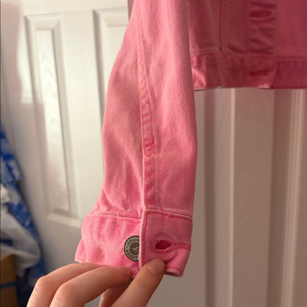 VTG Hollister Bright Pink Cropped Denim Jacket - Picture 4 of 7